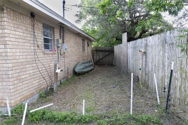201 Fm 1160 Road, Louise, TX 77455