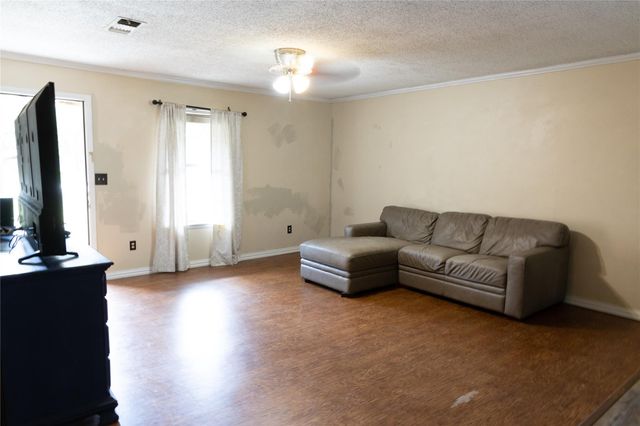 201 Fm 1160 Road, Louise, TX 77455