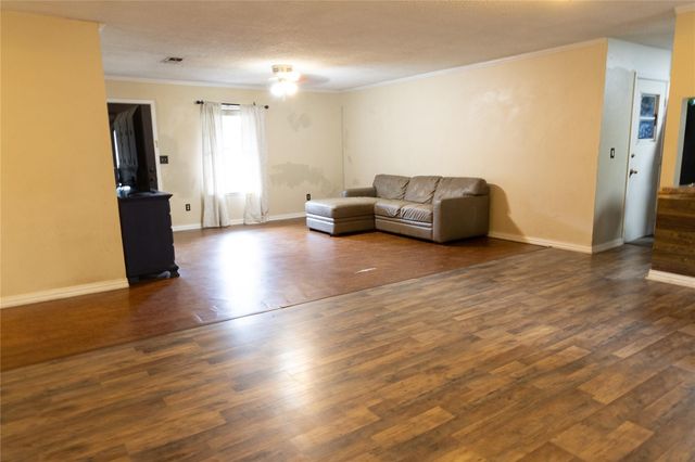 201 Fm 1160 Road, Louise, TX 77455