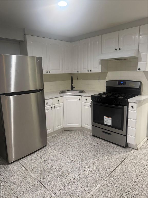 132-11 11 avenue, College Point, NY 11356