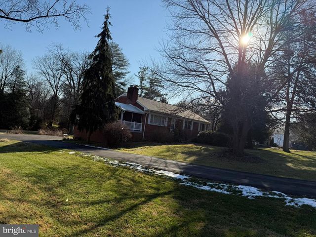 2807 CEDAR LN, Vienna, VA 22180