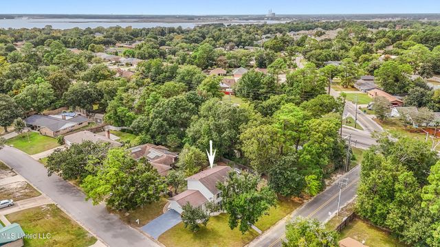 2230 Baywood Drive, Biloxi, MS 39532