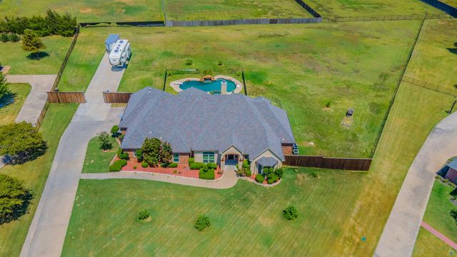 3133 Belmont Lane, Terrell, TX 75160