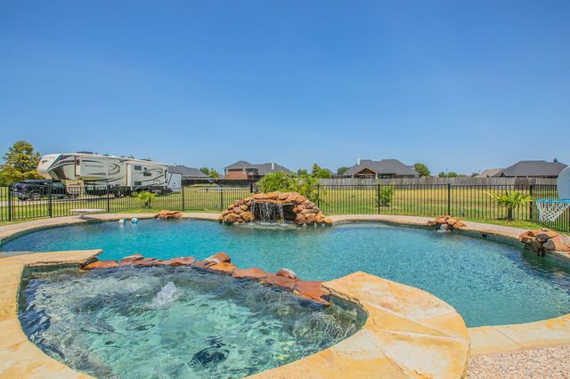 3133 Belmont Lane, Terrell, TX 75160