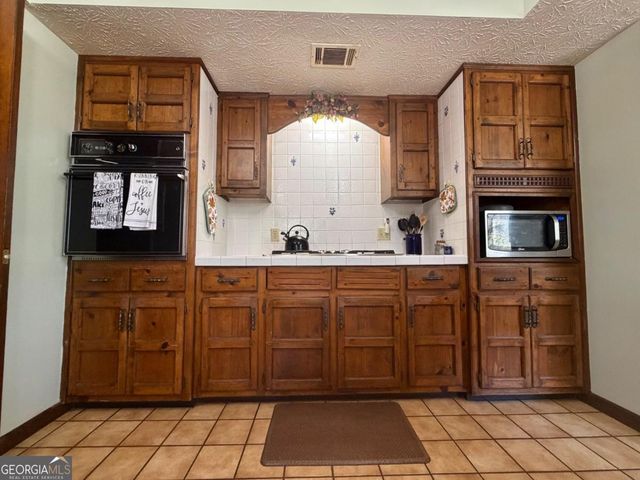 77 Jimmy Boatright Road, Hazlehurst, GA 31539