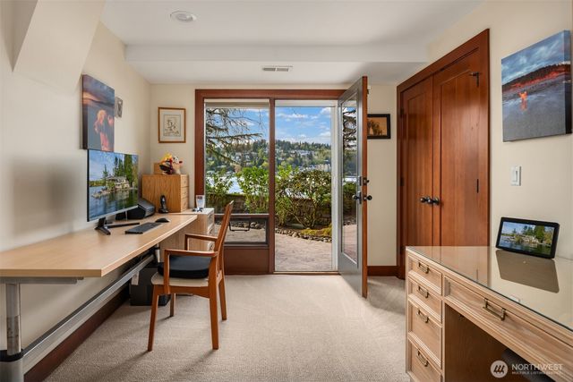 2095 Rose Point Lane, Kirkland, WA 98033