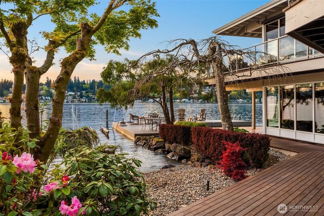 2095 Rose Point Lane, Kirkland, WA 98033