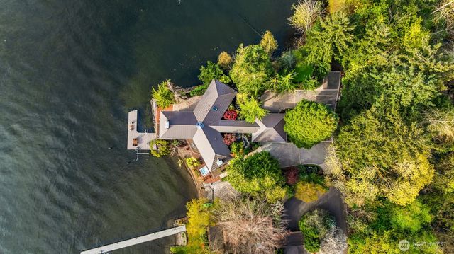 2095 Rose Point Lane, Kirkland, WA 98033