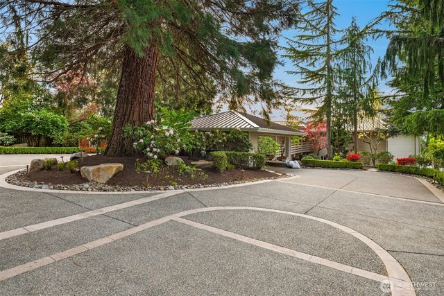 2095 Rose Point Lane, Kirkland, WA 98033