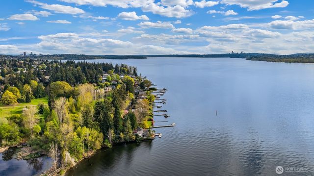 2095 Rose Point Lane, Kirkland, WA 98033