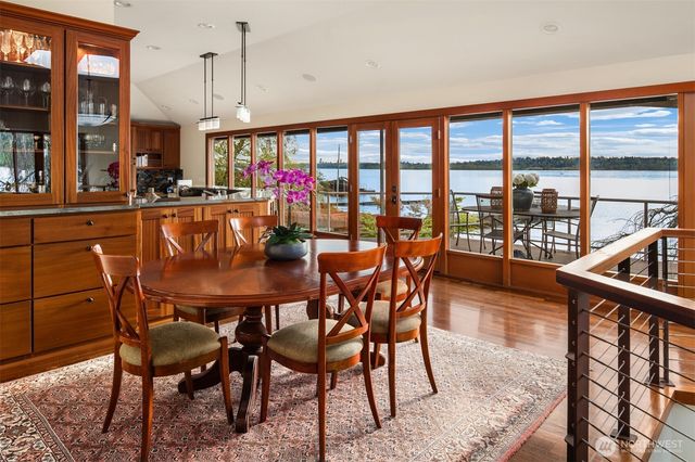 2095 Rose Point Lane, Kirkland, WA 98033
