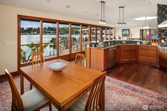 2095 Rose Point Lane, Kirkland, WA 98033