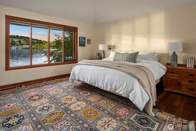 2095 Rose Point Lane, Kirkland, WA 98033