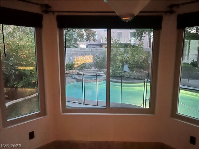8225 Woodland Prairie Avenue, Las Vegas, NV 89129
