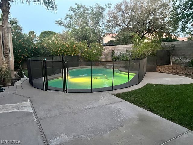 8225 Woodland Prairie Avenue, Las Vegas, NV 89129