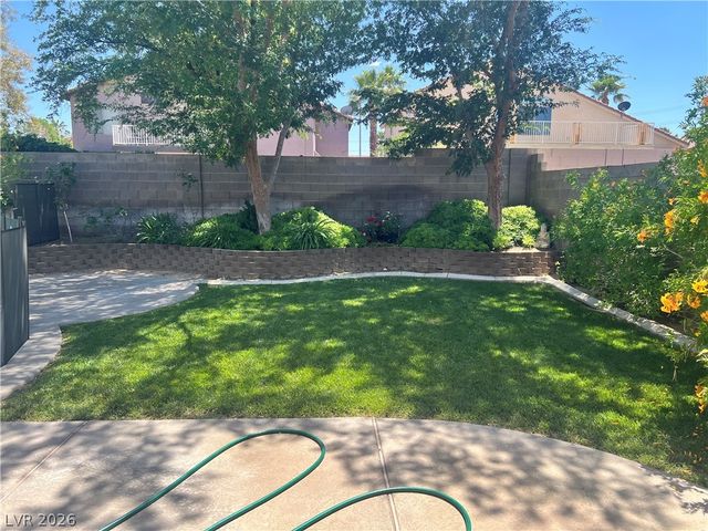 8225 Woodland Prairie Avenue, Las Vegas, NV 89129