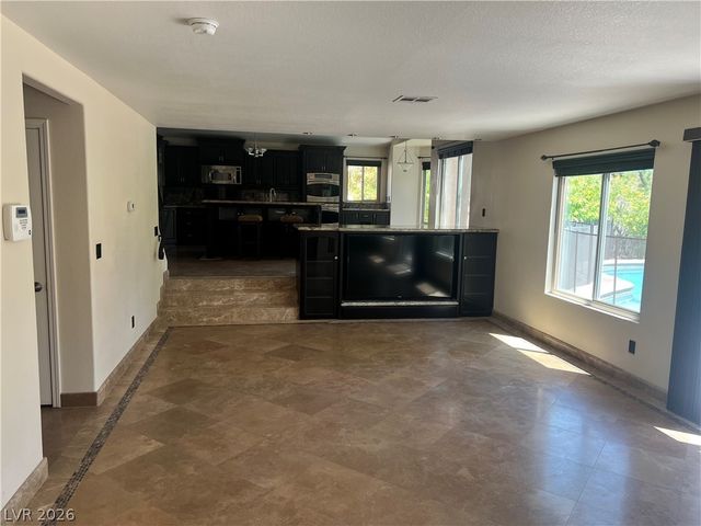 8225 Woodland Prairie Avenue, Las Vegas, NV 89129