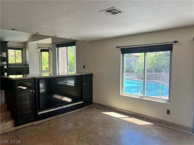 8225 Woodland Prairie Avenue, Las Vegas, NV 89129