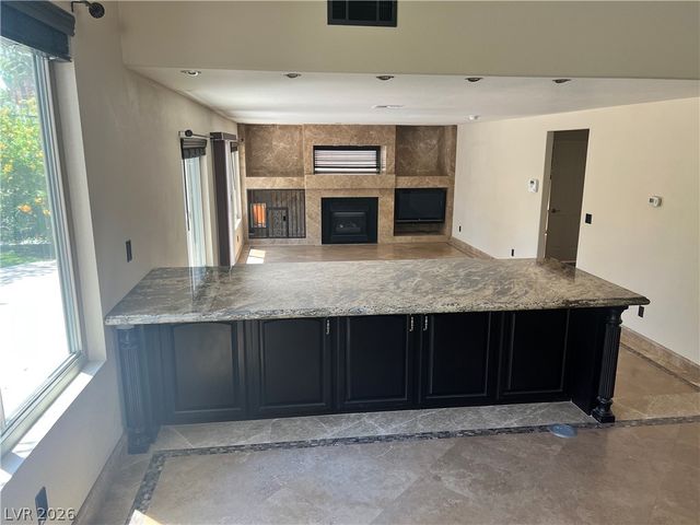 8225 Woodland Prairie Avenue, Las Vegas, NV 89129