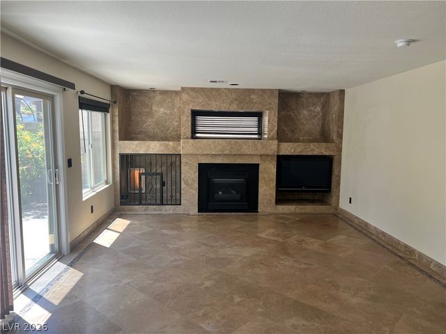 8225 Woodland Prairie Avenue, Las Vegas, NV 89129