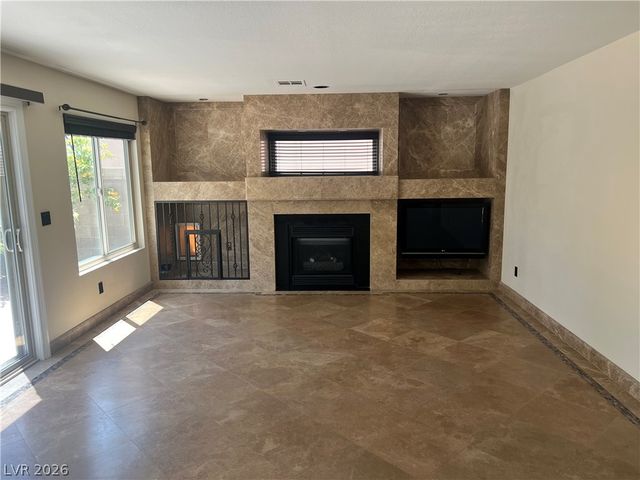 8225 Woodland Prairie Avenue, Las Vegas, NV 89129