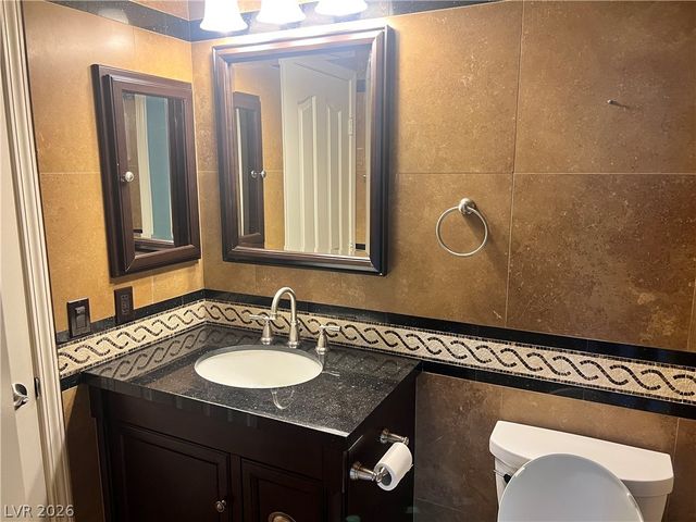 8225 Woodland Prairie Avenue, Las Vegas, NV 89129