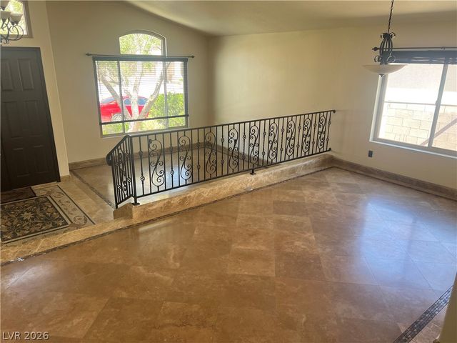8225 Woodland Prairie Avenue, Las Vegas, NV 89129