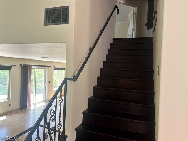 8225 Woodland Prairie Avenue, Las Vegas, NV 89129