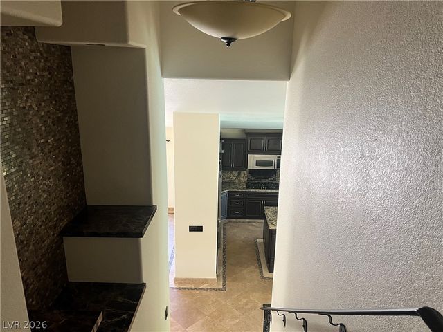 8225 Woodland Prairie Avenue, Las Vegas, NV 89129