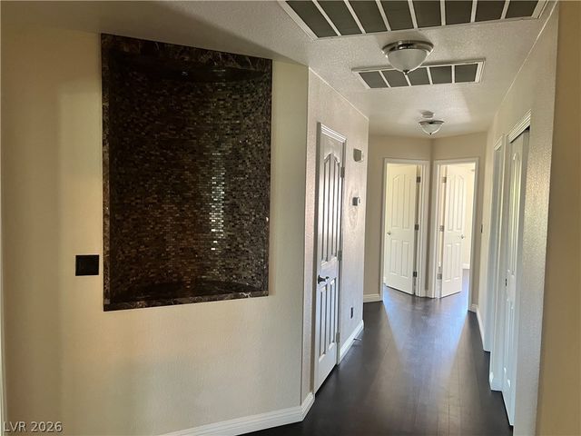 8225 Woodland Prairie Avenue, Las Vegas, NV 89129