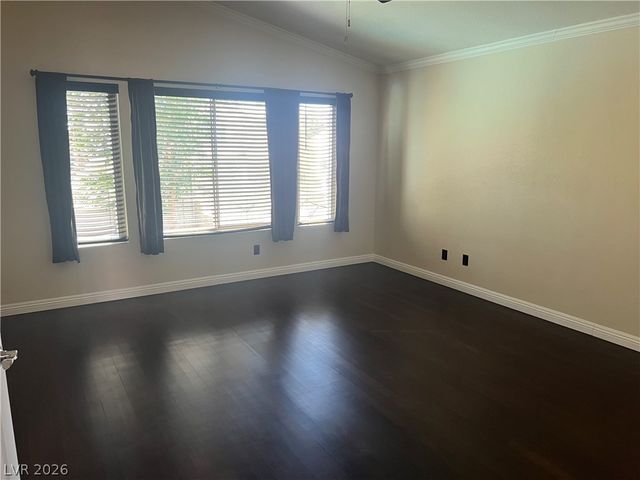 8225 Woodland Prairie Avenue, Las Vegas, NV 89129