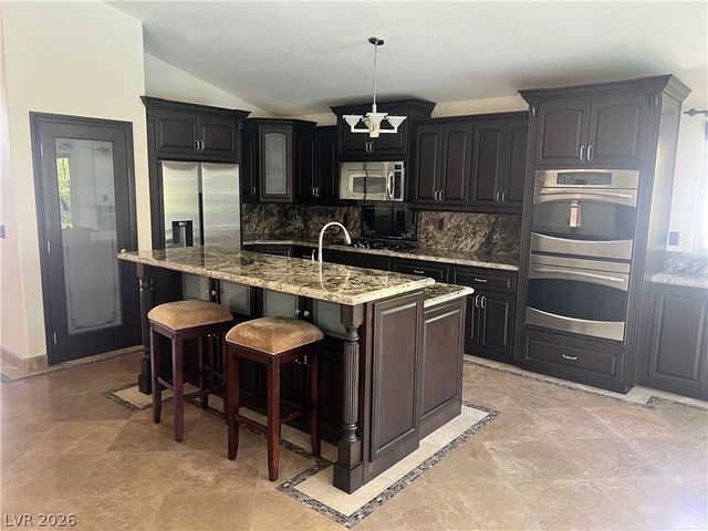 8225 Woodland Prairie Avenue, Las Vegas, NV 89129