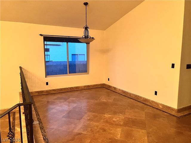 8225 Woodland Prairie Avenue, Las Vegas, NV 89129