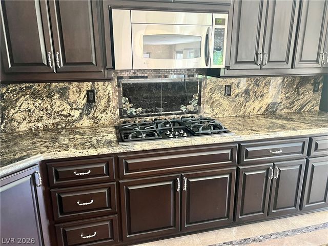 8225 Woodland Prairie Avenue, Las Vegas, NV 89129