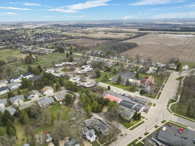528 E Madison Avenue, Milton, WI 53563