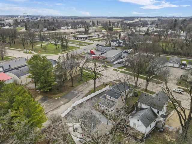 528 E Madison Avenue, Milton, WI 53563