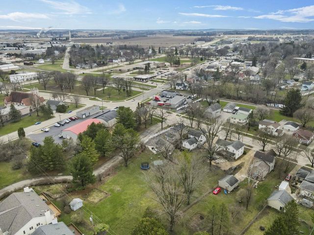 528 E Madison Avenue, Milton, WI 53563