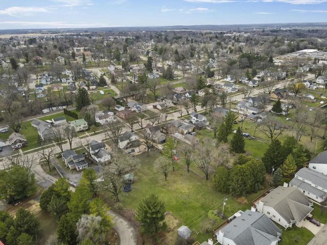 528 E Madison Avenue, Milton, WI 53563