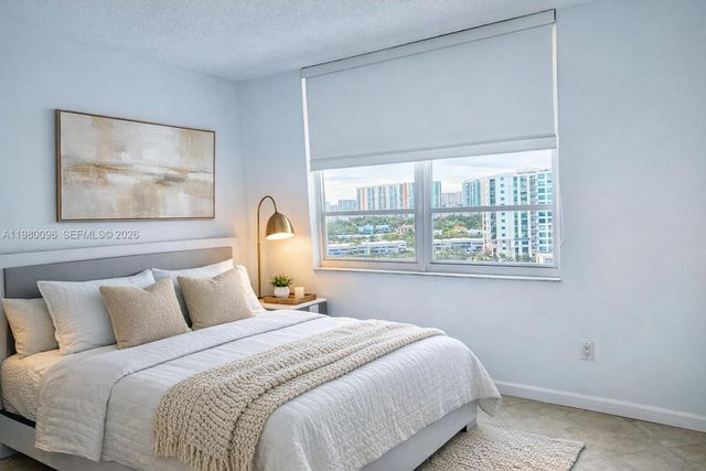 300 Bayview Dr 1107, Sunny Isles Beach, FL 33160