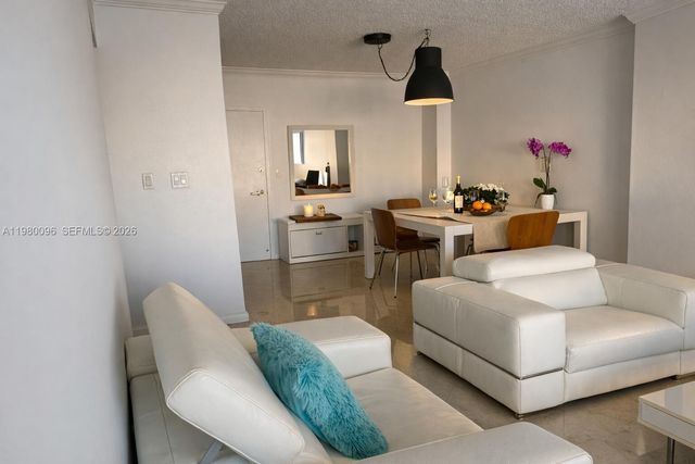 300 Bayview Dr 1107, Sunny Isles Beach, FL 33160