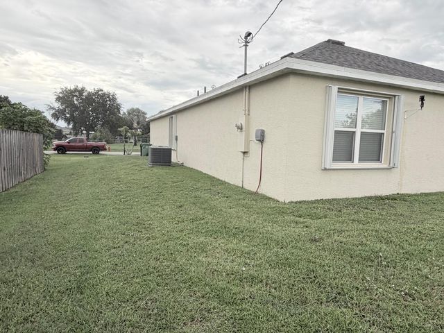 322 SW Molloy Street, Port St. Lucie, FL 34984