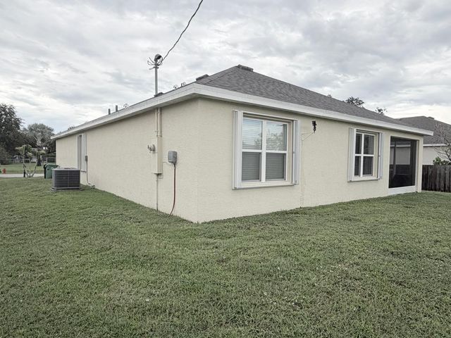 322 SW Molloy Street, Port St. Lucie, FL 34984