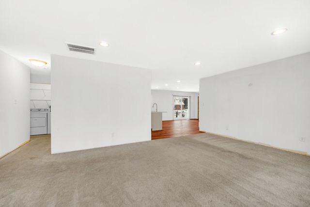 7210 E 97th Avenue, Crown Point, IN 46307