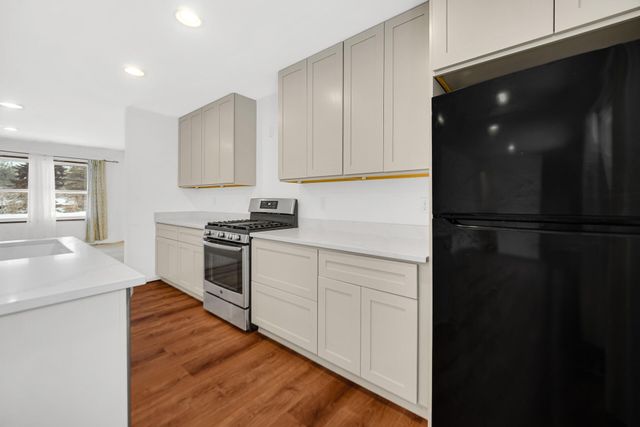 7210 E 97th Avenue, Crown Point, IN 46307