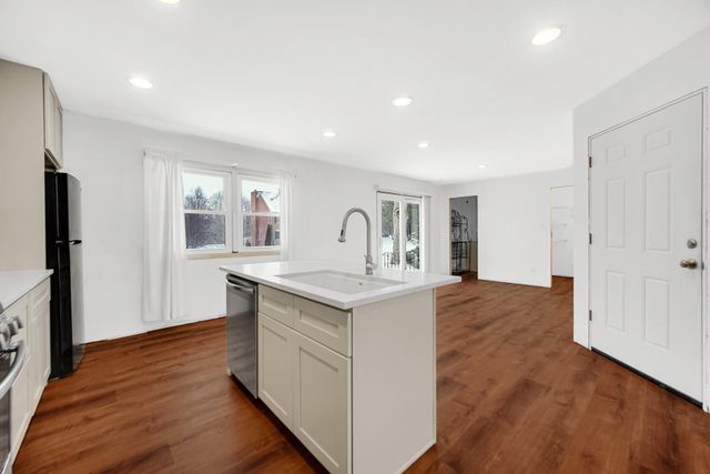 7210 E 97th Avenue, Crown Point, IN 46307