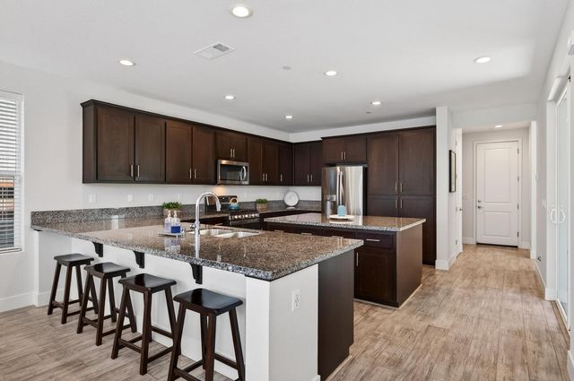 139 Clover Meadows Cir, Lincoln, CA 95648