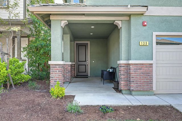 139 Clover Meadows Cir, Lincoln, CA 95648