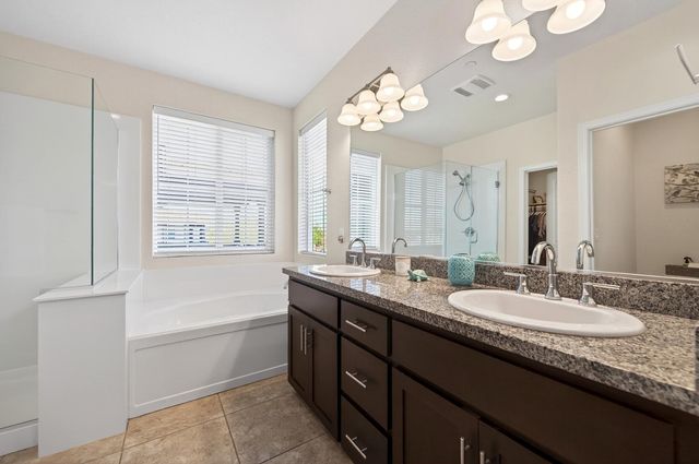 139 Clover Meadows Cir, Lincoln, CA 95648