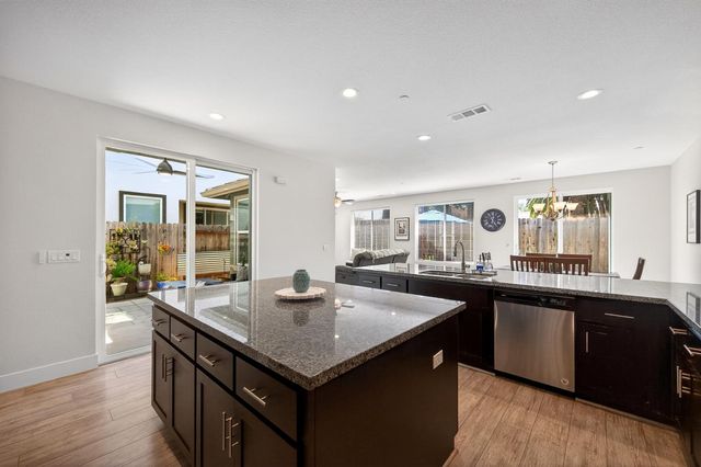 139 Clover Meadows Cir, Lincoln, CA 95648