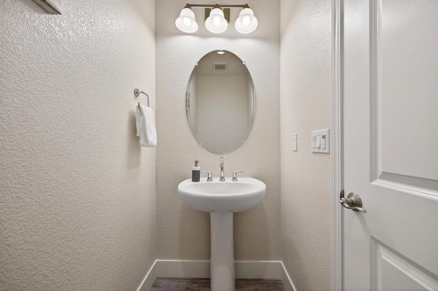 139 Clover Meadows Cir, Lincoln, CA 95648